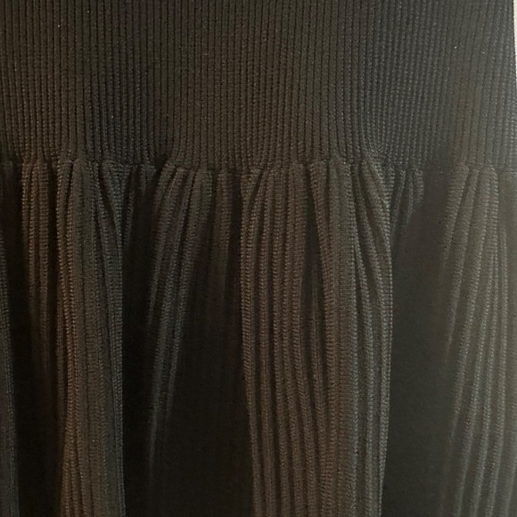 Black pleated BCBG mini - Picture 2 of 4